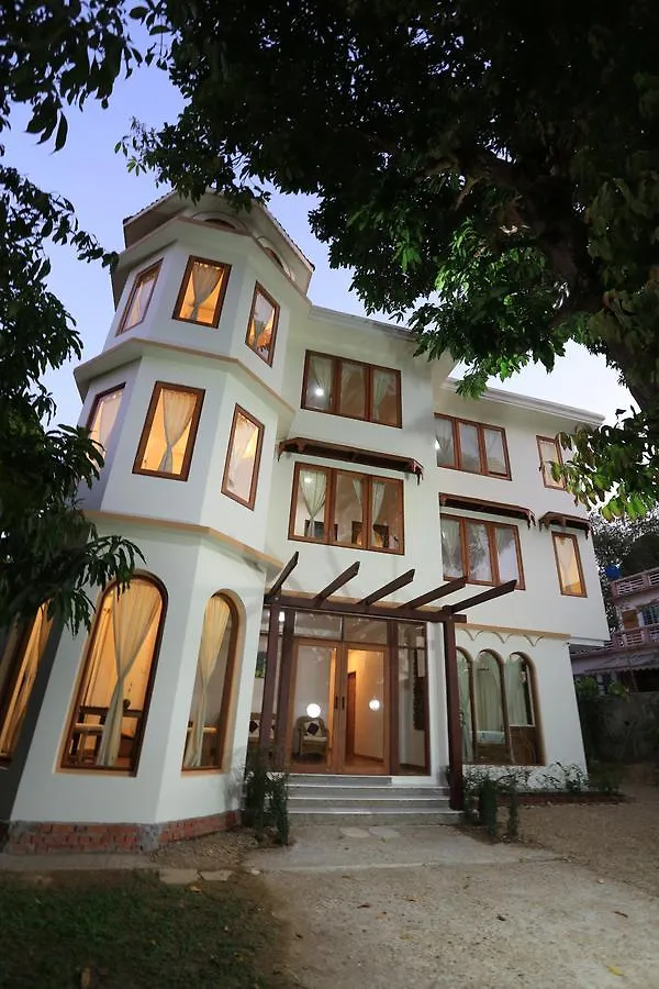 Mango Hill Inn Tadagyi