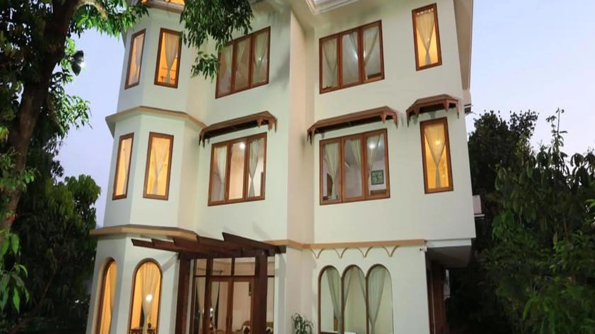 Mango Hill Inn Tadagyi
